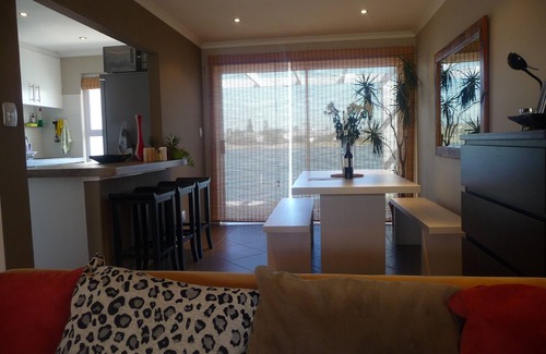 Milnerton Casa | Lagoon View Holiday Duplex (SB)