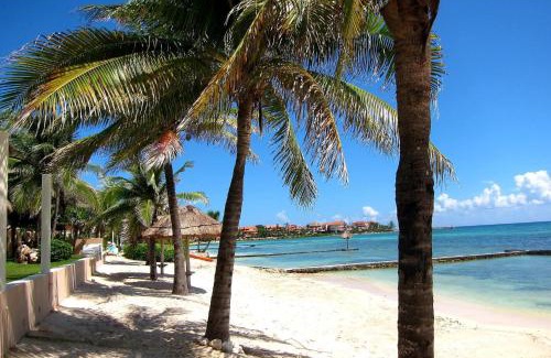Puerto Aventuras Apartamento | Lagoonfront Apartment with Pool and Beach Access