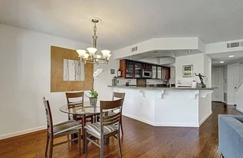 Laguna Beach Casa | Laguna Beach canyon living done right.
