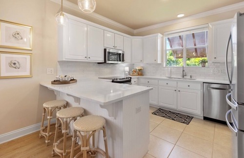 Summer Breeze Casa | Laguna Cove Pcb Beach Home 1 Block to the Beach, 1 Block to Mcguires! 5 Bedroom