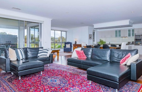 Torquay Casa | Lahinch Mews - Family Bookings Only