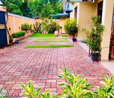 Andiambalama Cama Y Desayuno | Lahiru Airport Villa
