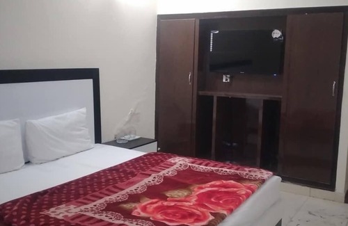 Lahore Hotel | New Palace Hotel