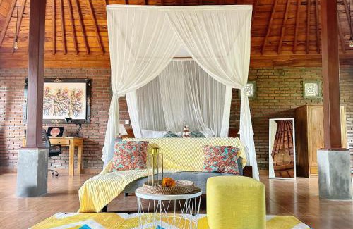 Melayang Apartamento | Lai's Lodges - Quiet Jungle Retreat w River & Jungle Views, 4Km to Central Ubud