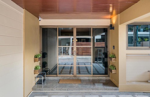 Nana Apartamento | Laid Back Bangkok Living in a Retro Chic Retreat
