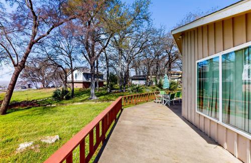 Kemp Casa | Laid-Back Lake House