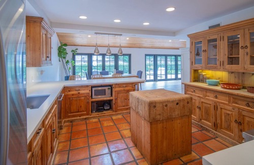 Western Malibu Casa | LAID BACK LIFESTYLE OF MALIBU - WALK TO THE BEACH!