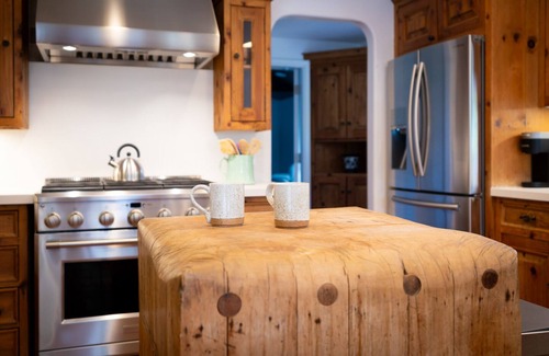 Western Malibu Casa | LAID BACK LIFESTYLE OF MALIBU - WALK TO THE BEACH!