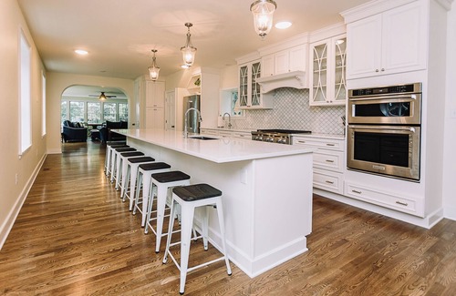 Long Beach Casa | Laid Back Luxury Highly Coveted LongBeach 1/2 Block to Beach 6BR 6 Ensuite Bath