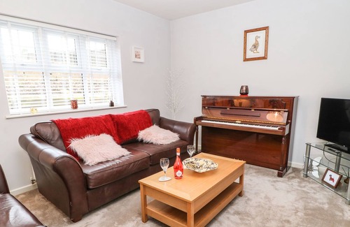Seaham Casa | LAIRA, family friendly, with a garden in Seaham