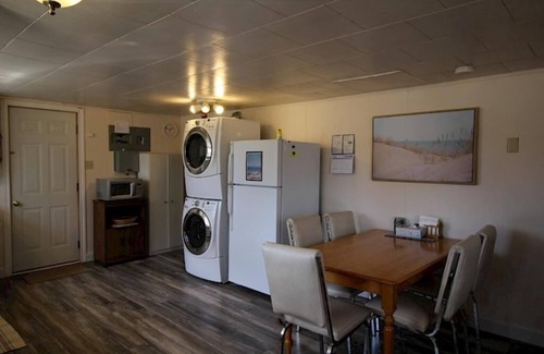 Southampton Cabaña | Laird Hideaways Unit 1 - Centrally located on a quiet laneway in Southampton