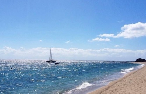 San Juan Casa | LAIYA BEACH HOUSE Rexon & Kiten 30pax