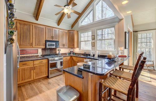 Lake Toxaway Casa | Lake Access and On-Site Creek Lake Toxaway Home!