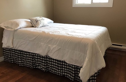 Lower Sackville Casa | Lake Access Home 3 BDRM 12 minutes to Airport