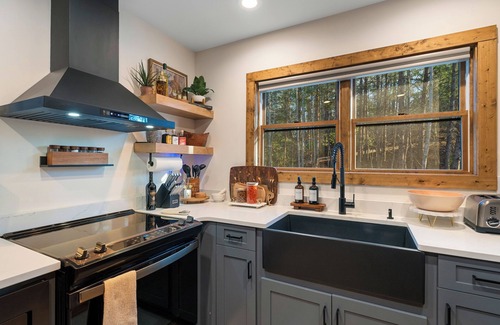 Mill Spring Casa | Lake Adger Open-No Restrictions! Lakefront, Private Dock, Kayaks, HotTub,Firepit