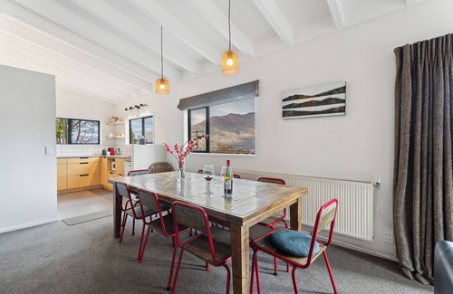 Queenstown City Centre Cabaña | Central Southern Lakes - Queenstown Holiday Home