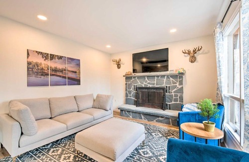 Greentown Casa | Lake Ariel Cabin with Community Pool and Lake Access!