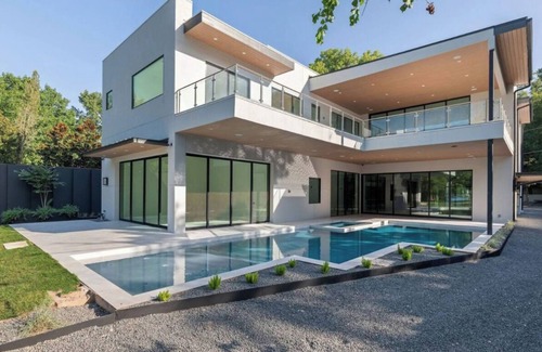 Green Park Casa | Lake Austin Waterfront Main House: Golf+Wake+SXSW