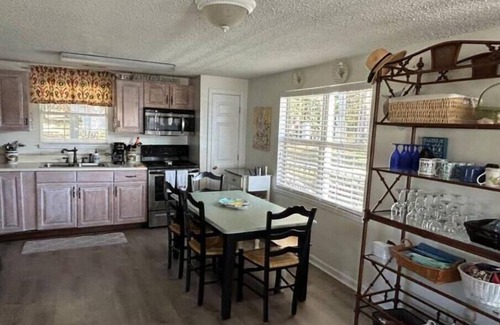 Cordele Casa | Lake Blackshear House literally over the water for stunning views!