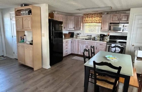 Cordele Casa | Lake Blackshear House literally over the water for stunning views!