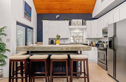 Canyon Lake Casa | Lake Bluff