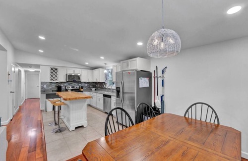 Locust Lake Village Cabina | Lake Chalet near the Beech