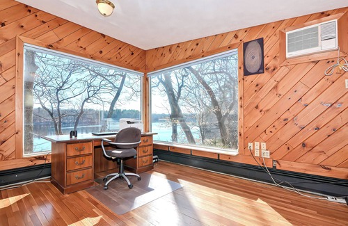 Framingham Casa | Lake Cochituate Waterfront Home