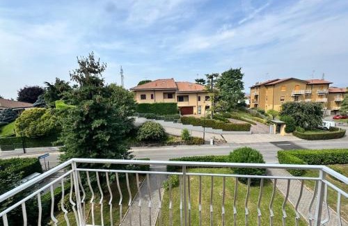 Barzano Apartamento | Lake Como & Alps ski Stay for Family or Business near Lecco, Monza, Milan