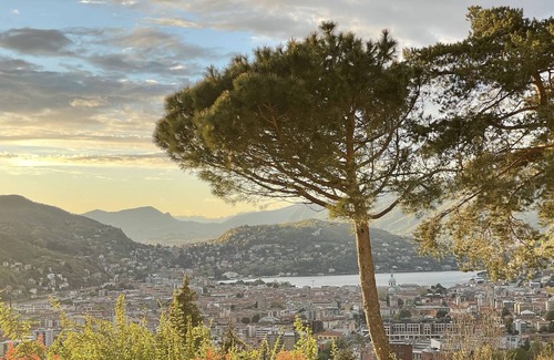 Albate Apartamento | Apartamento con vistas panorámicas al lago de Como con aparcamiento privado gratuito