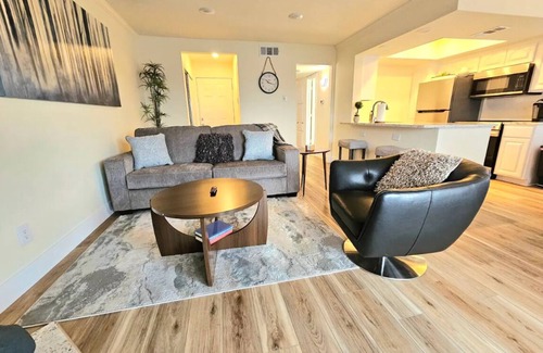 Garland Condominio | Lake condo , Cozy and modern 1 bedroom 1 bath.