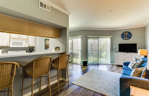 Walden on Lake Conroe Condominio | Lake Conroe Condo w/ Pool Access + Balcony!