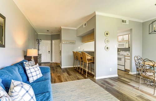 Walden on Lake Conroe Condominio | Lake Conroe Condo w/ Pool Access + Balcony!