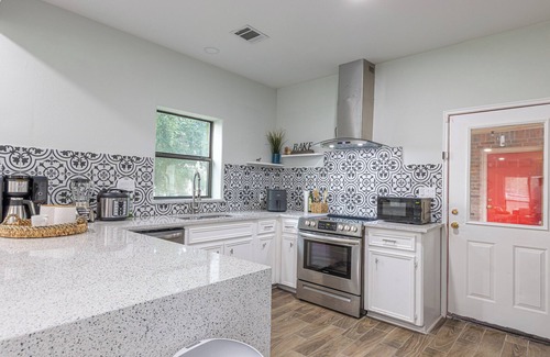Willis Casa | Lake Conroe Sunset House- 3 bed 3.5 bath