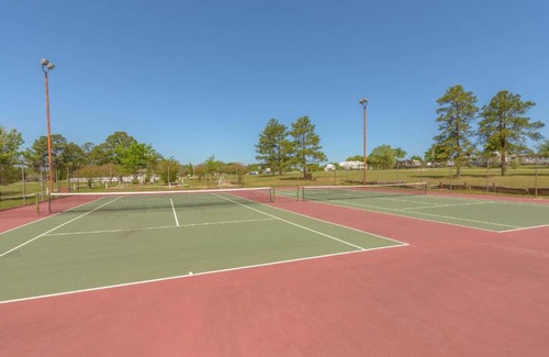 Willis Complejo | Lake Conroe Two-Bedroom Cabin 13