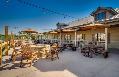Conroe Villa | Lake Conroe Vacation | 5 Pools + 18-Hole Mini Golf