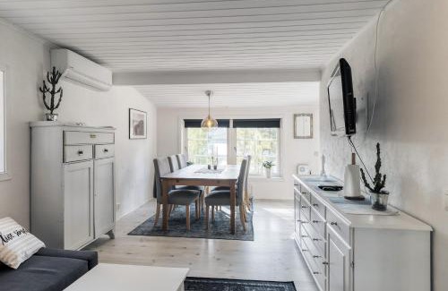 Asenhoga Cabina | Lake cottage near Isaberg