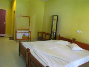 Yodakandiya Cama Y Desayuno | Lake Edge Holiday Inn
