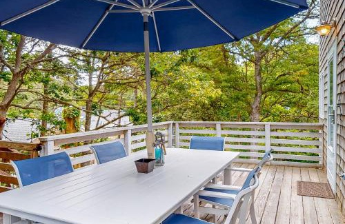 West Hyannisport Casa | Lake Elizabeth Terrace
