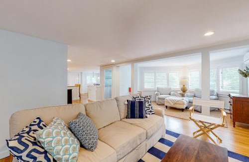 West Hyannisport Casa | Lake Elizabeth Terrace