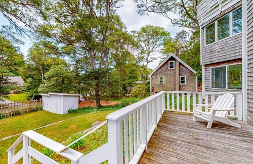 West Hyannisport Casa | Lake Elizabeth Terrace