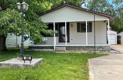 Erie Casa | Lake Erie Area 3 BR Home