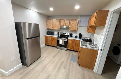 Erie Apartamento | Lake Erie Getaway - Cozy Modern Studio