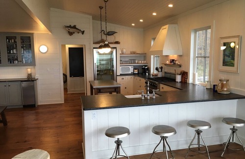 North East Cabaña | Lake Erie Lakefront Cottage construido a medida