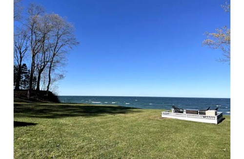 Westfield Casa | Lake Erie Sunset Getaway