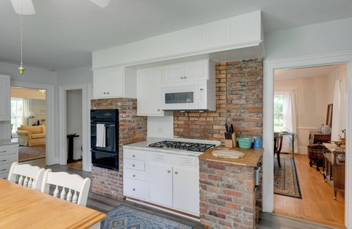 Brocton Apartamento | Lake Erie Views: Perfect for Traveling Nurses!