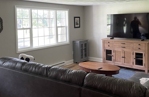 Westfield Casa | Lake Erie Waterfront in Chautauqua Wine Region