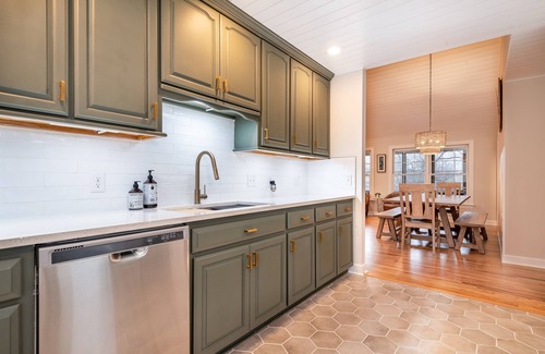 Mooresville Casa | Lake Escape's Sunny Daze
