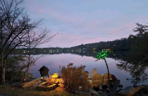 White Lake Casa | LAKE FRONT BETHEL WOODS Your Own Dock to use, Motor Boating Lake. Big Fish