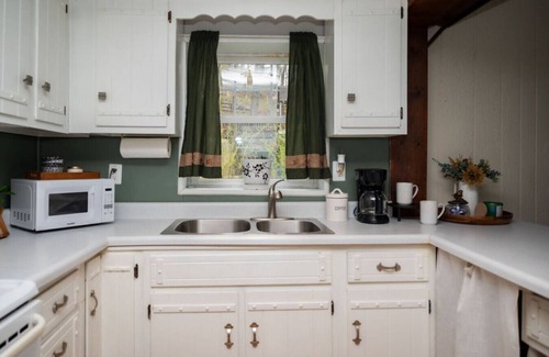 Martinsville Cabina | lake front cabin hot tub peaceful stunning views