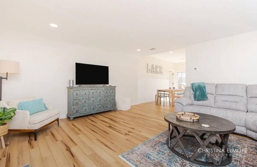 Kathleen Casa | Lake Front Cottage | Family Friendly | Spacious